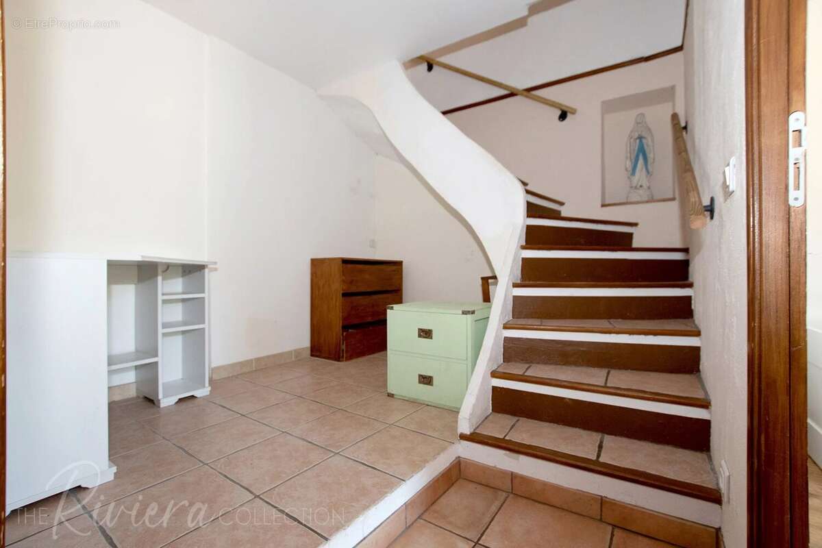 Maison à TOURRETTES-SUR-LOUP