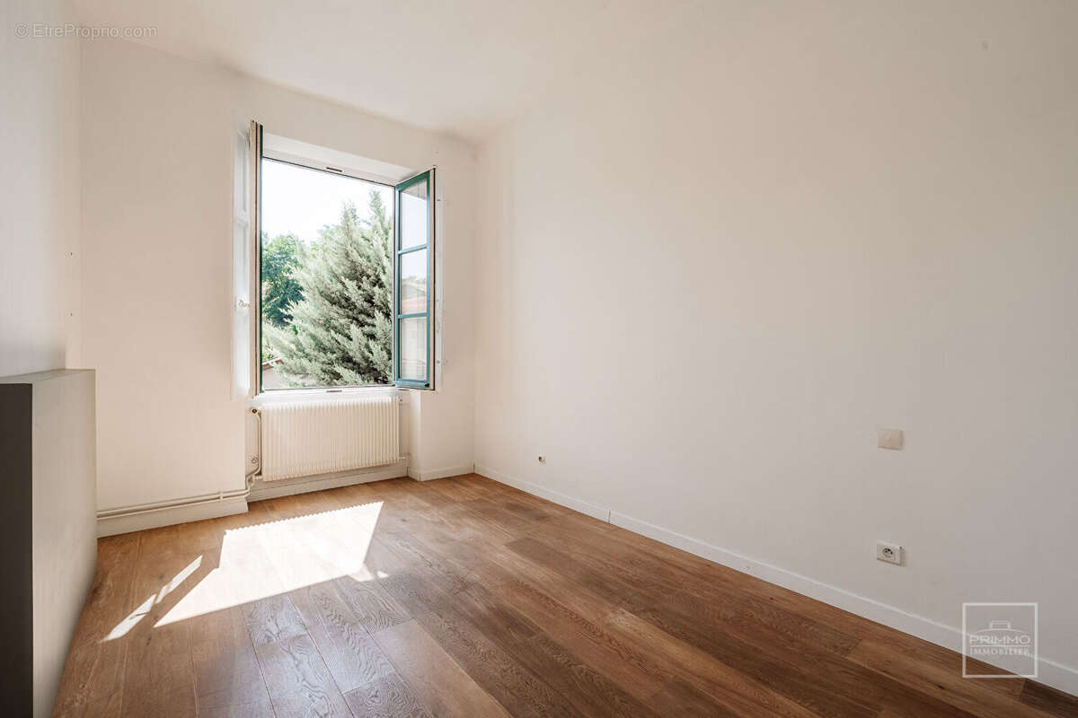 Appartement à GENAY