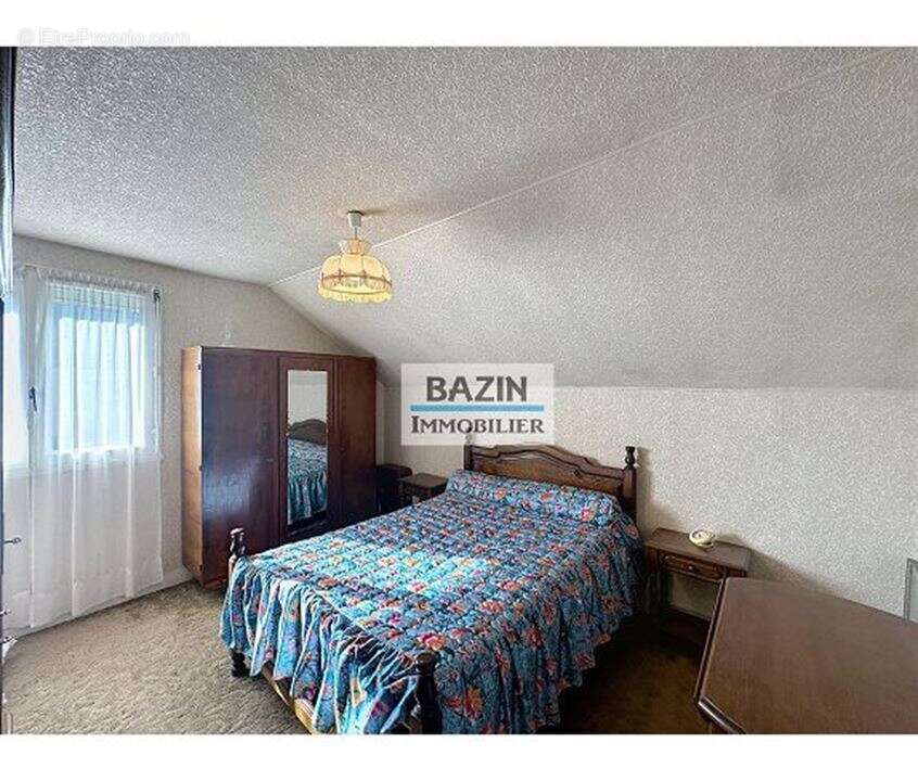 Maison à SAINTE-GENEVIEVE-DES-BOIS