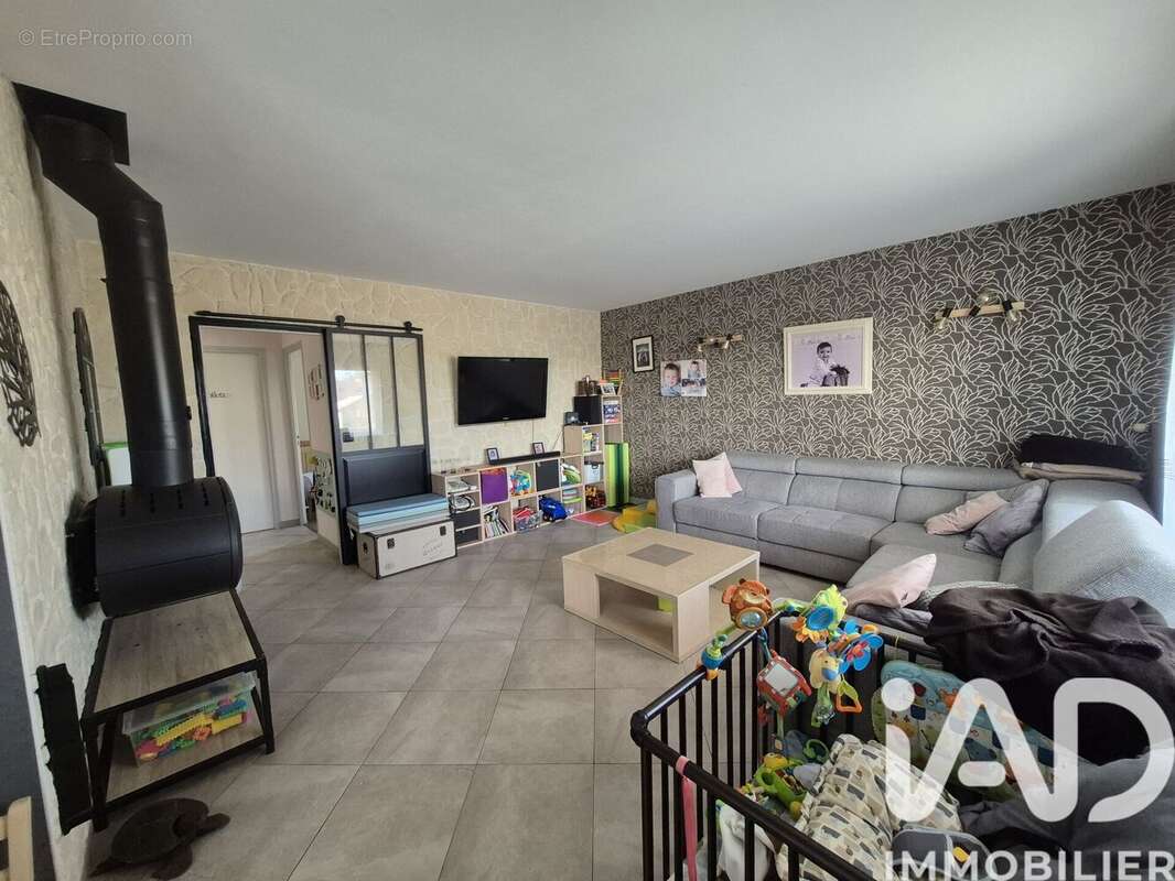 Maison 137 m² à Thouars  - photo 6