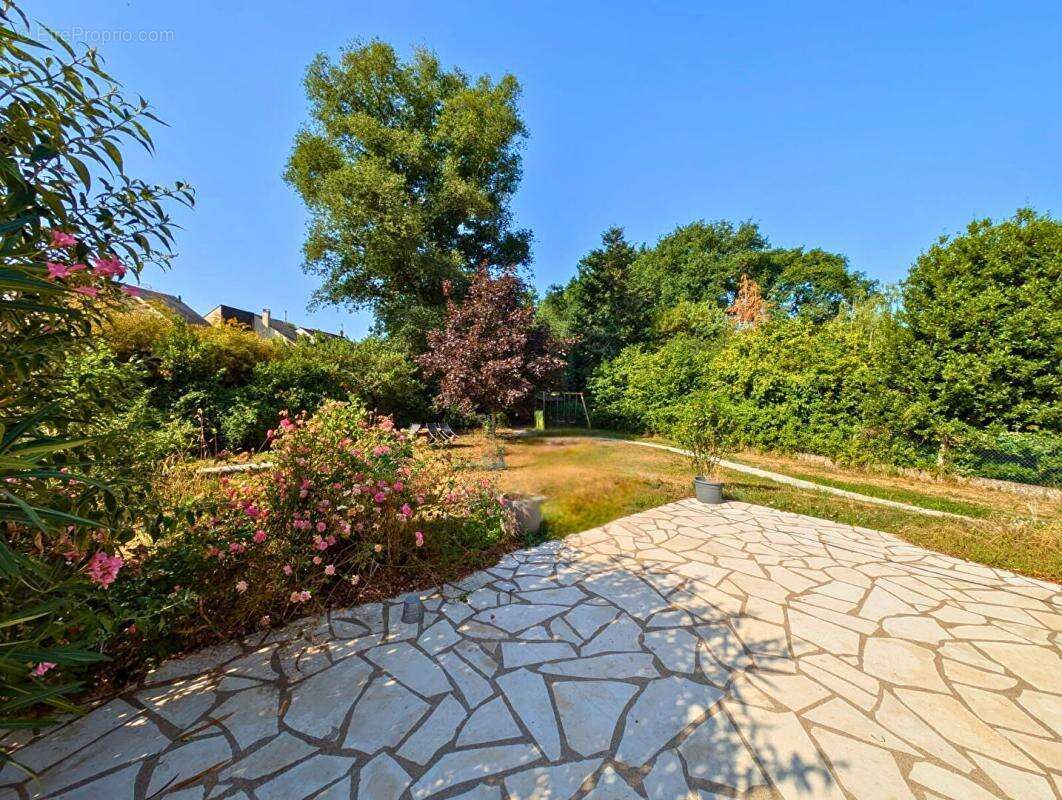 Maison à SAINTE-LUCE-SUR-LOIRE