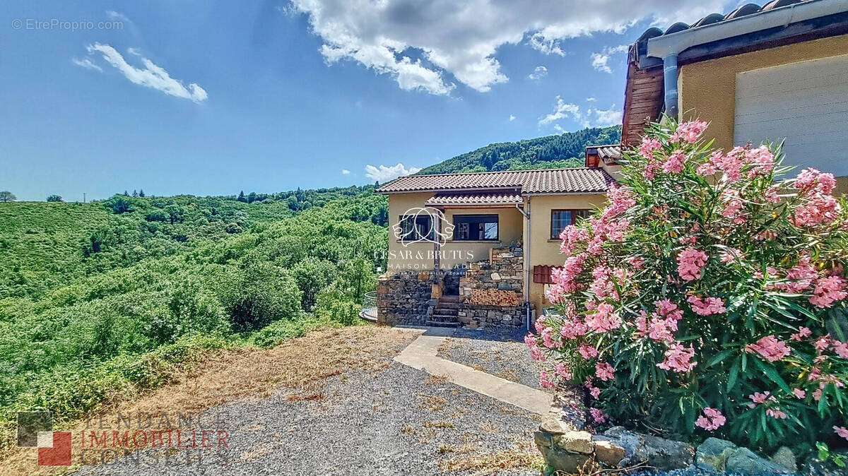 Maison à VAUX-EN-BEAUJOLAIS