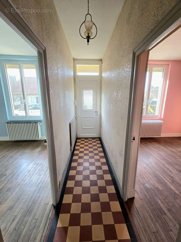 Maison à YZEURE