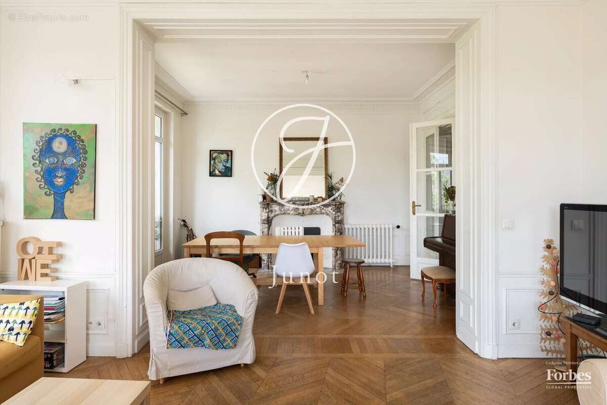 Appartement à PARIS-11E