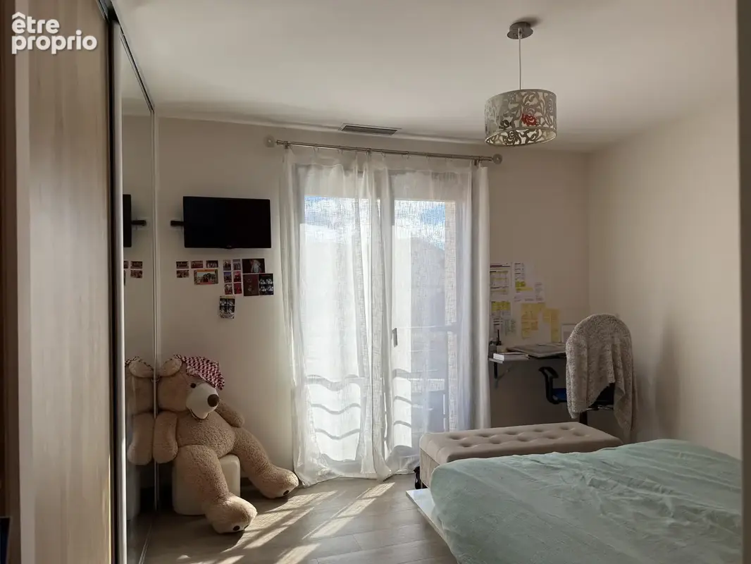 Exclusivité, rare à la vente maison de ville complétement rénovée à neuf  avec terrain et piscine. - photo 12