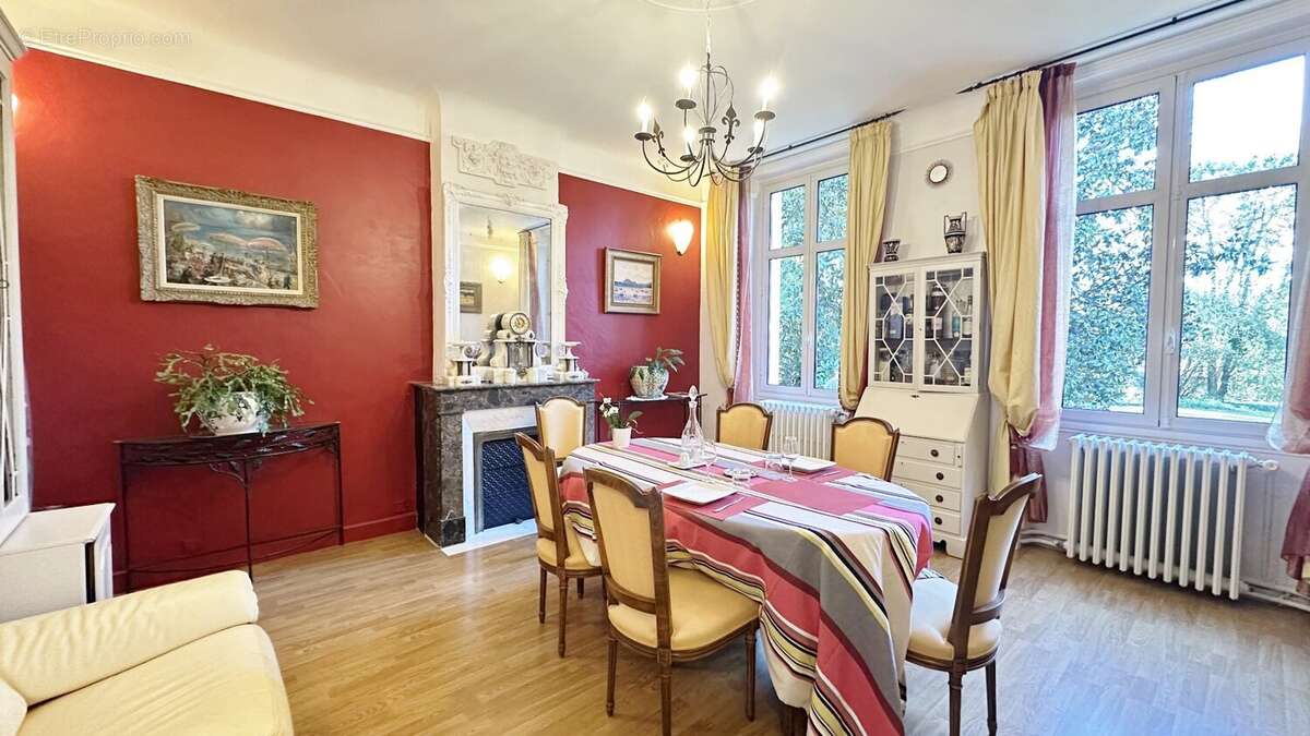 Maison à SAINT-JULIEN-EN-BORN