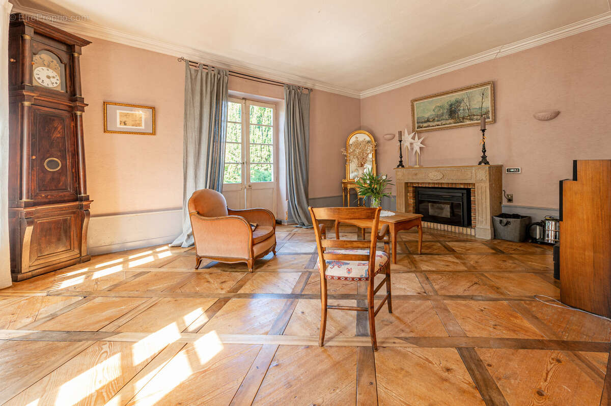 Maison à vendre 6 pièces SONNAZ (73) - Hameau de Montagny avec parc arboré de 2600 M² - photo 8