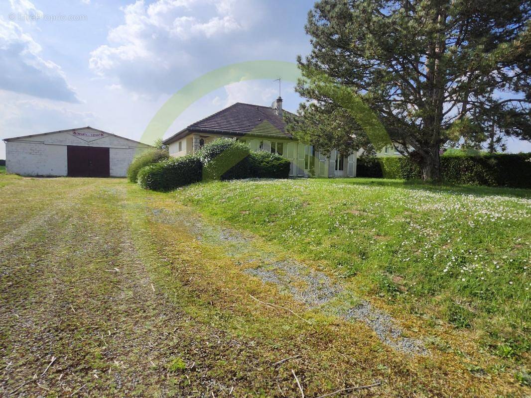 Maison à ELINCOURT-SAINTE-MARGUERITE