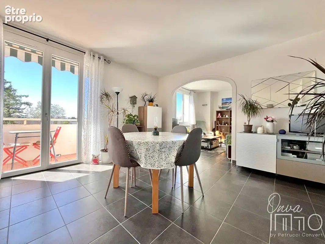 Appartement à RILLIEUX-LA-PAPE