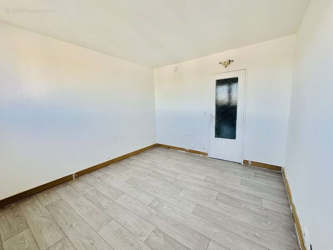 Appartement avec parking, 18 m2, centre ville de ROSNY s/bois - photo 4