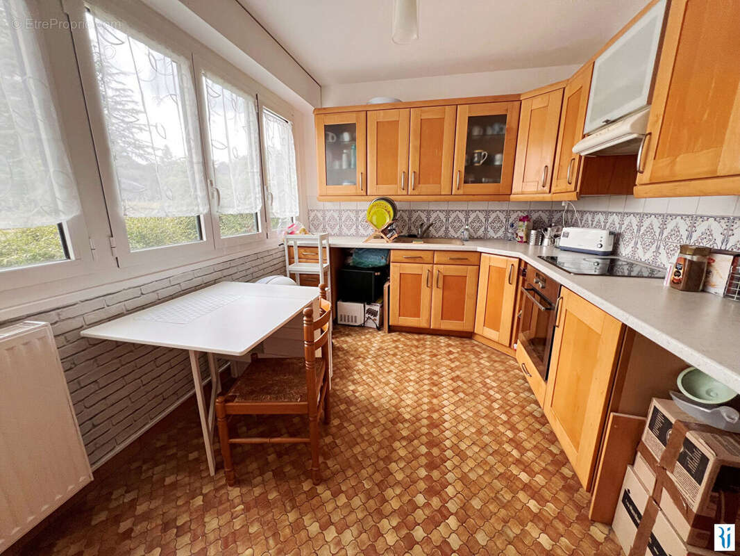 Appartement à MONT-SAINT-AIGNAN