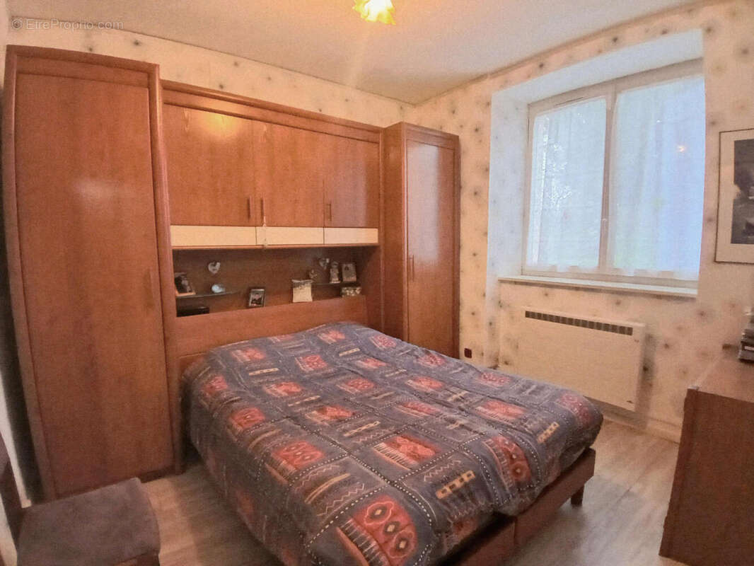 Downstairs bed - Maison à BUSSIERE-GALANT