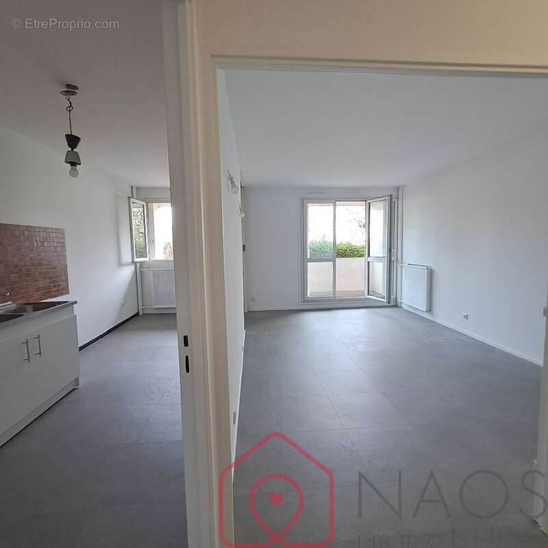 Appartement à L'ILE-SAINT-DENIS