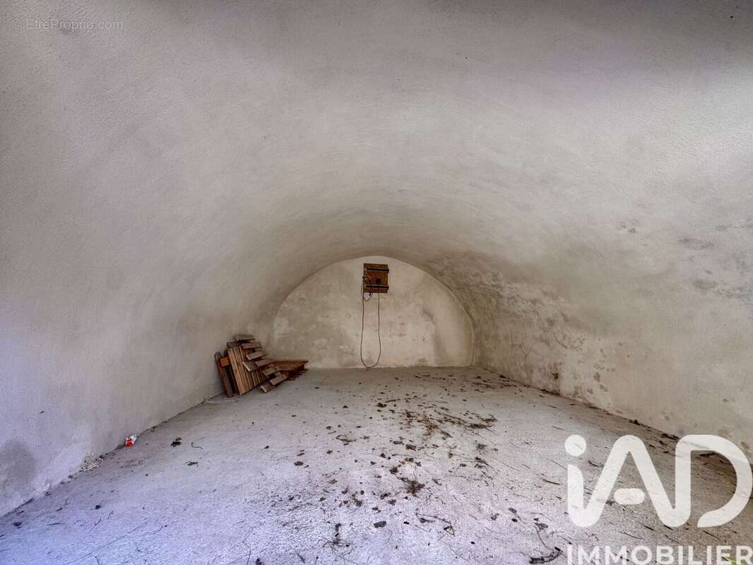 Appartement 23 m² à La Garde-Freinet  - photo 3