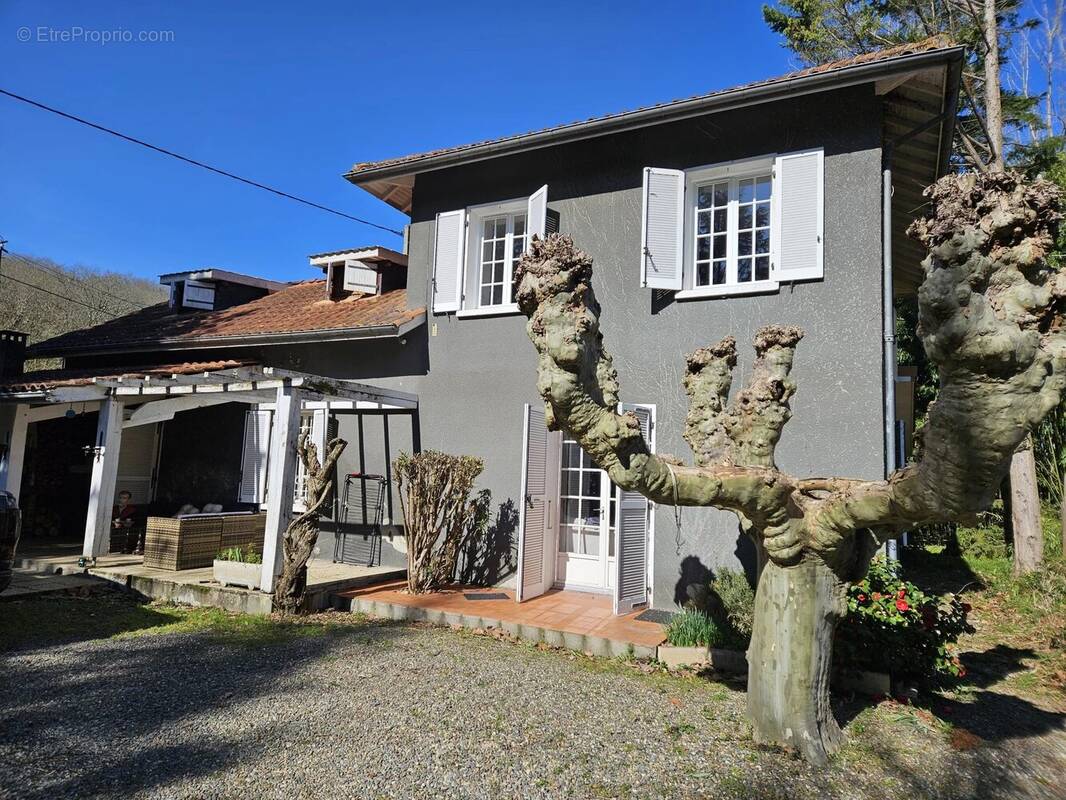 Maison à CASTELNAU-RIVIERE-BASSE