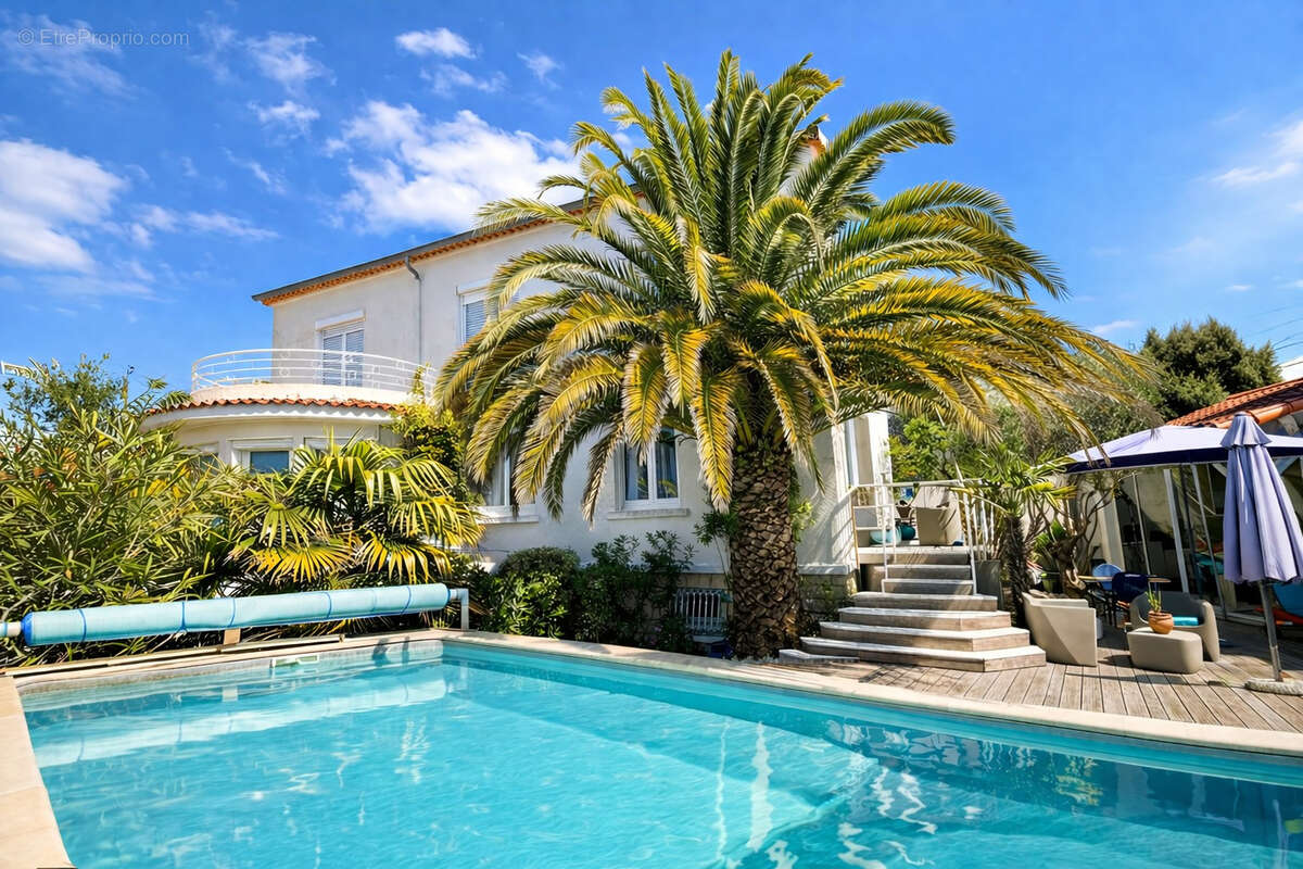 Villa d'exception avec 5 chambres à deux pas de la plage - photo 2