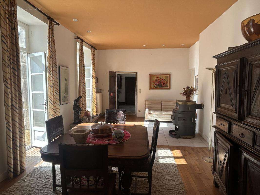 Maison à REQUISTA