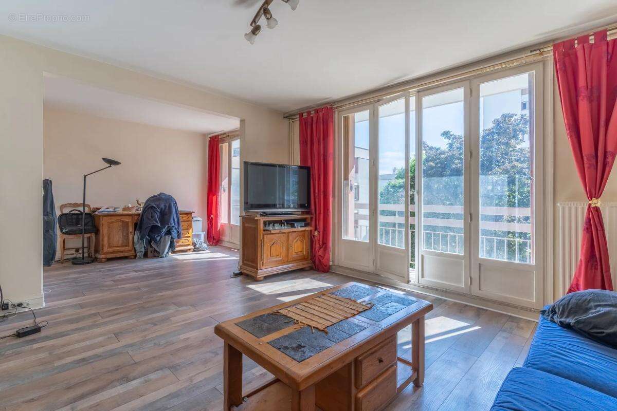 Appartement de 5 pièces de 91 m² à Saint-Ouen-l'Aumône - photo 2