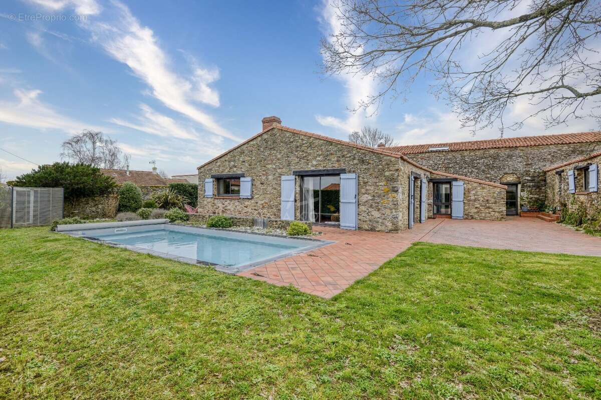 Maison à LE LANDREAU