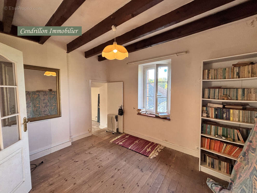 Maison en pierres, 80m2, deux chambres, grand jardin et dépendance. - photo 13