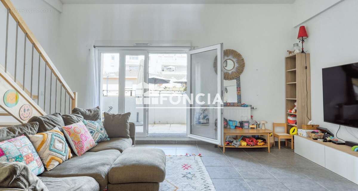 Beau T3 en duplex avec 2 terrasses et 2 places de parking (secteur Louis Plana) - photo 2