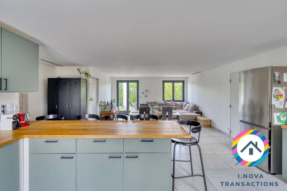 Maison 7 pièces 146m2 - photo 2