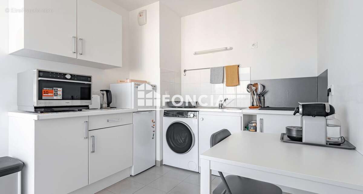 Appartement à AVRILLE