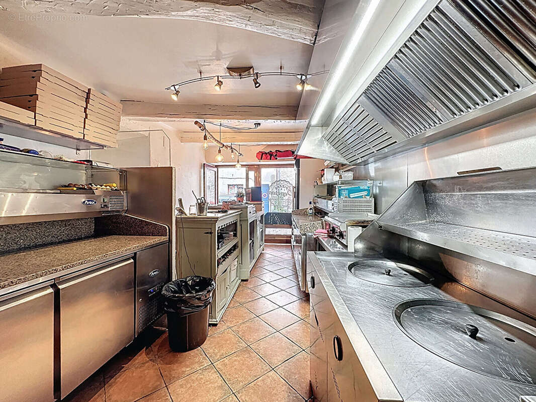 Commerce à SEILLANS