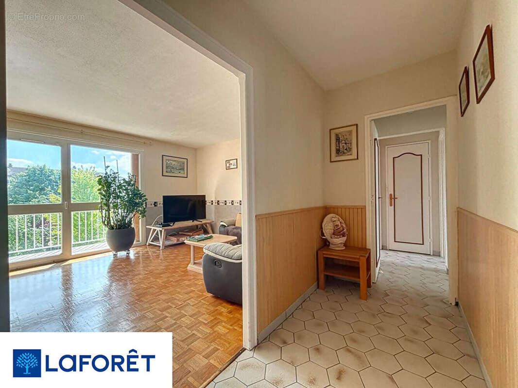 Appartement à SAINT-FARGEAU-PONTHIERRY