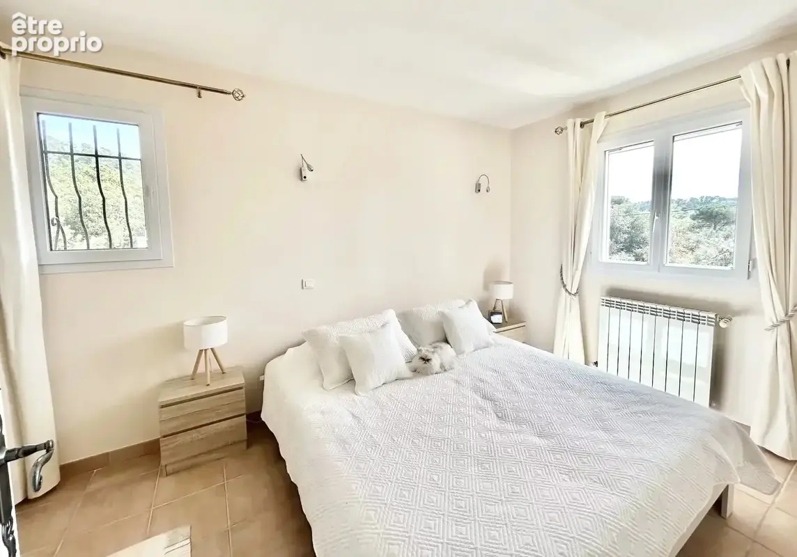 Superbe villa de 144 m² avec piscine sur 1 841 m² de terrain à Garéoult - photo 8