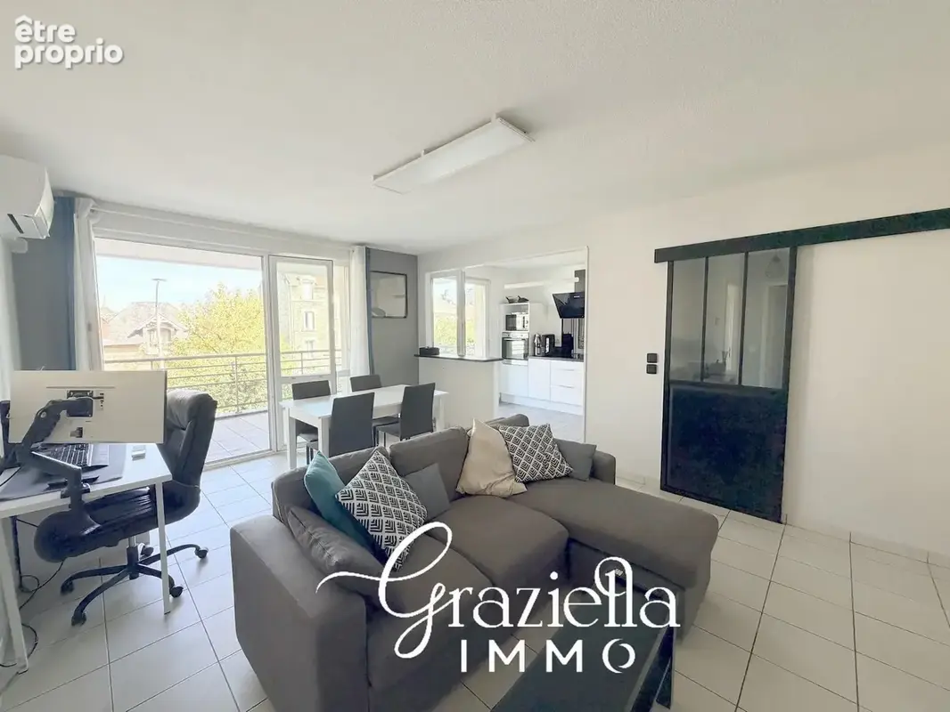 Appartement T2 avec grande terrasse et garage quartier lycées, collèges et gare - photo 7