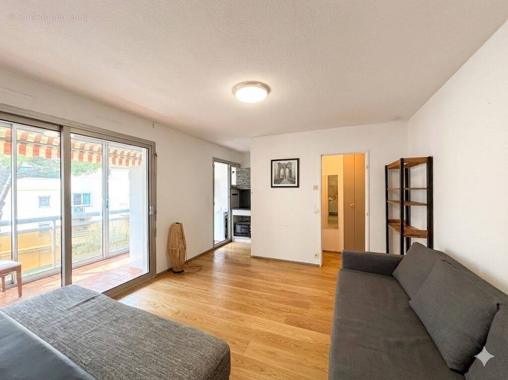 Appartement à VALLAURIS