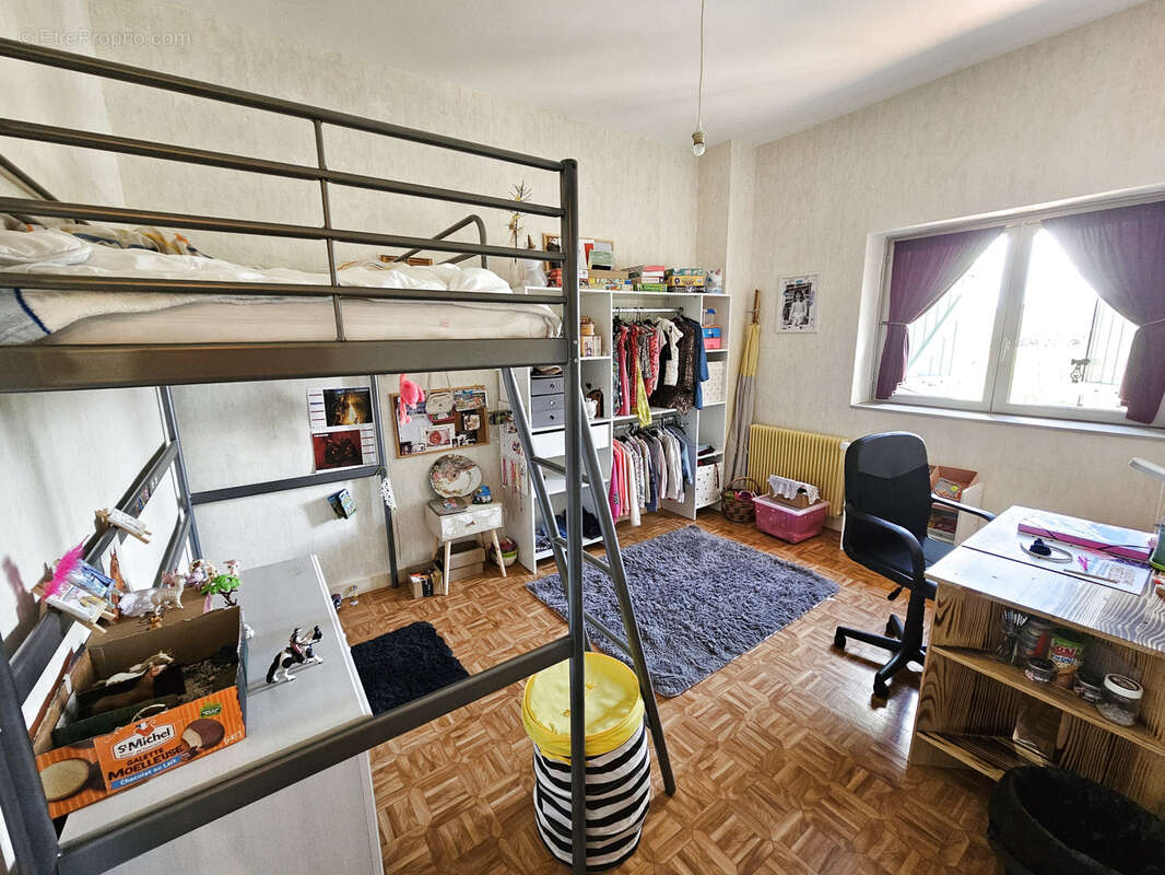 Maison à LE COTEAU