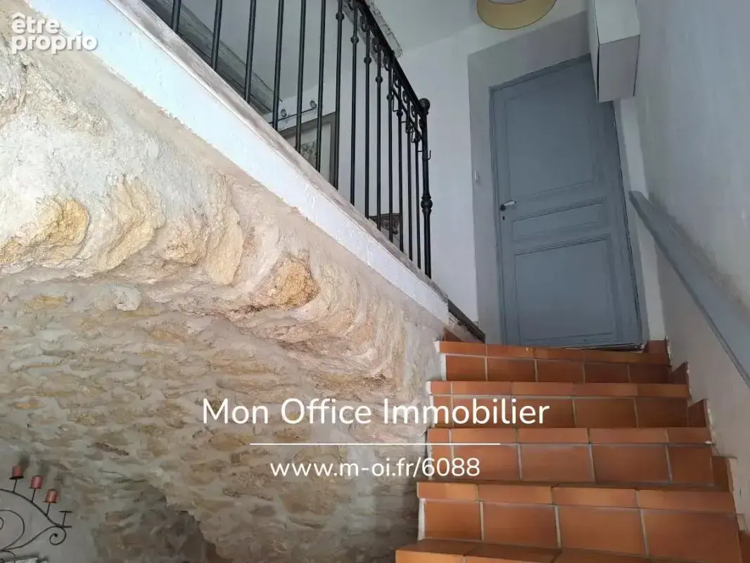 Référence : 6088-VCL - Maison centre ville - Au calme, jardin et garage - 13 330 PELISSANNE - photo 3