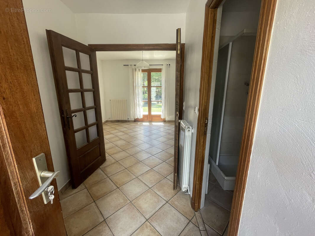 Maison à LA MARTRE