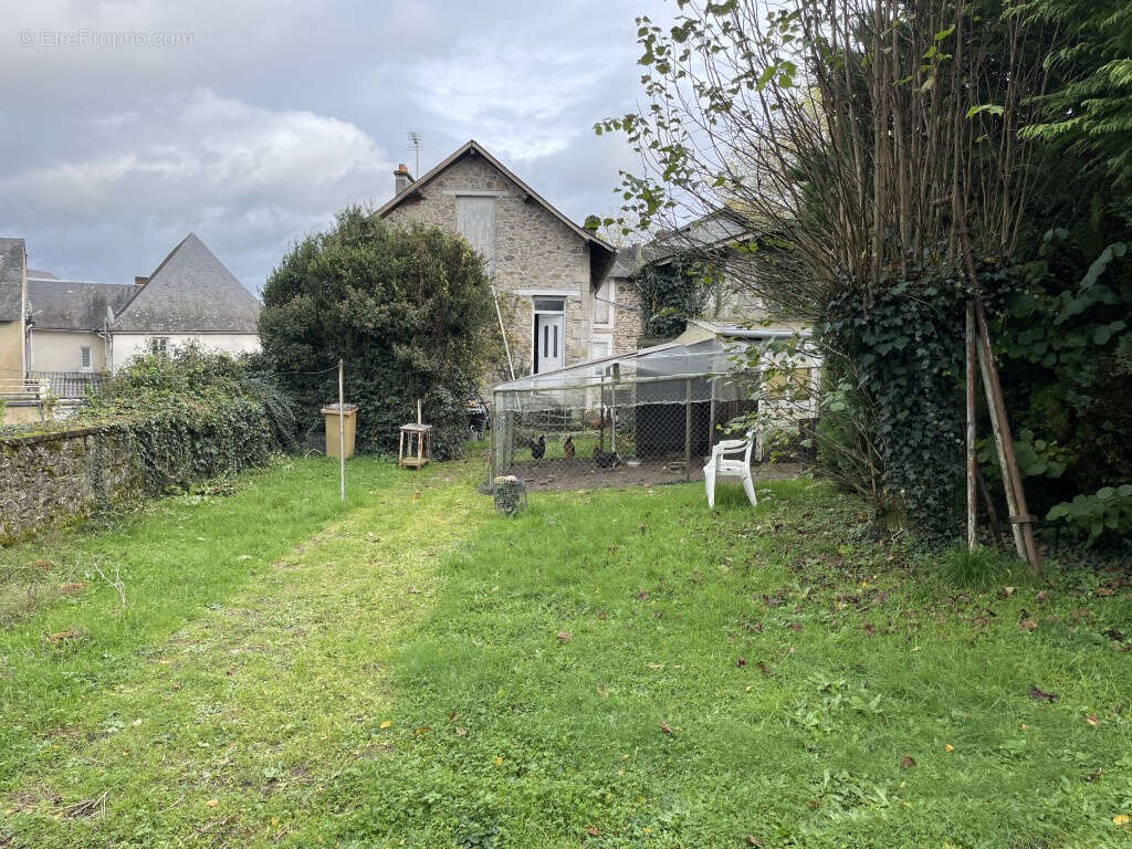 Maison à ARNAC-POMPADOUR