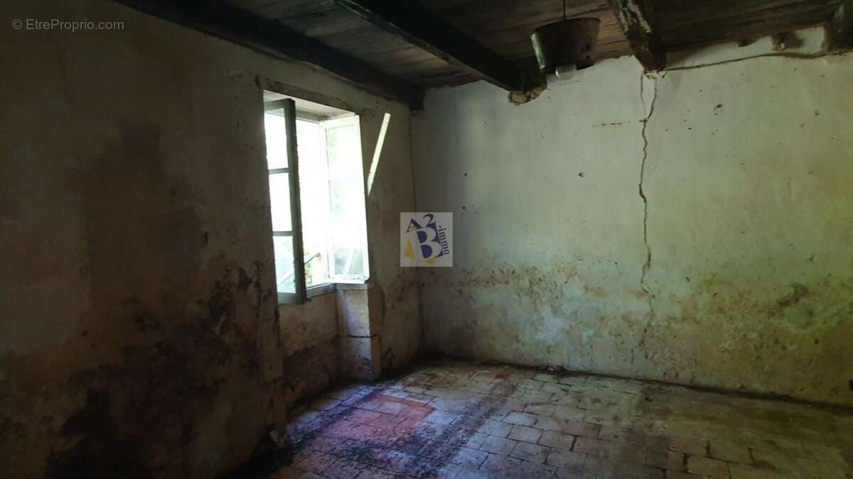 Maison à CHARRAS
