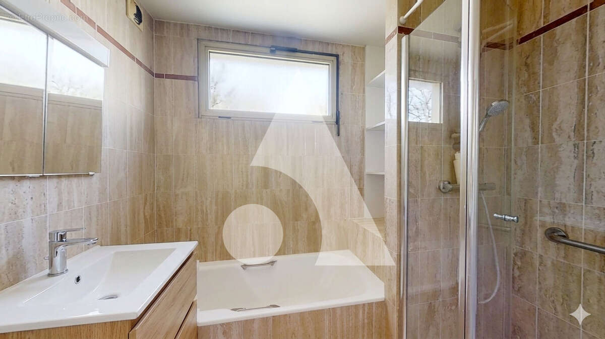 Appartement à LA GARENNE-COLOMBES