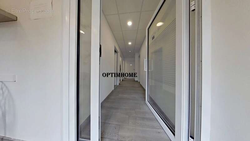 Commerce à TUCQUEGNIEUX