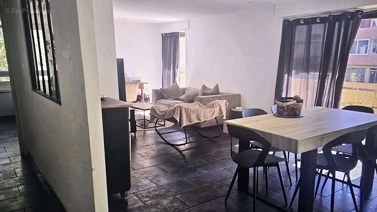 Appartement à NIMES