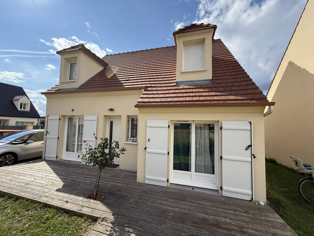 Maison à MOGNEVILLE