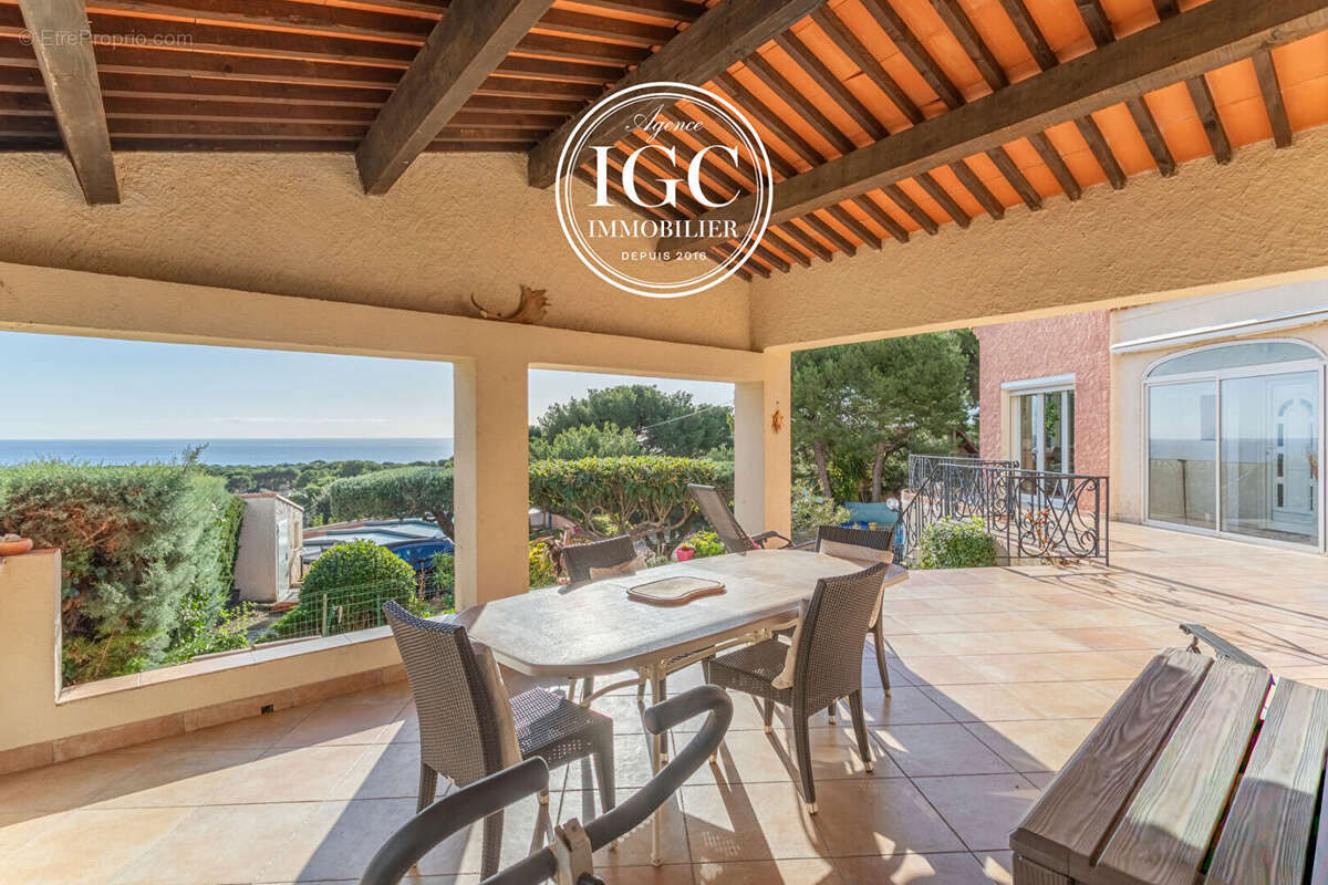 Maison de Prestige à Sausset-les-Pins  Vue Mer Panoramique  180 m² sur 1960 m² de terrain - photo 4