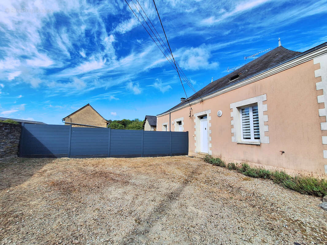 Maison 3 chambres à Renazé - photo 2