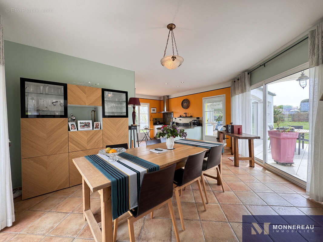 Maison à MESCHERS-SUR-GIRONDE