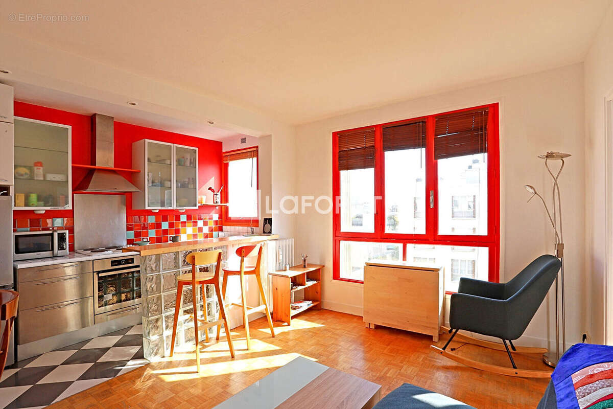 Appartement à PARIS-14E