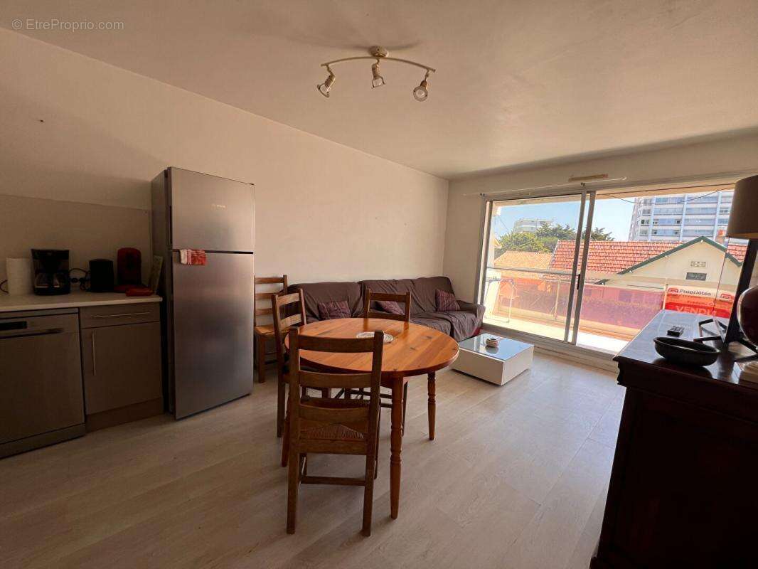 Saint Hilaire de Riez-T2 + Alcôve 54m² - VUE MER - 50m Plage des Demoiselles - Parking & Cave - photo 5