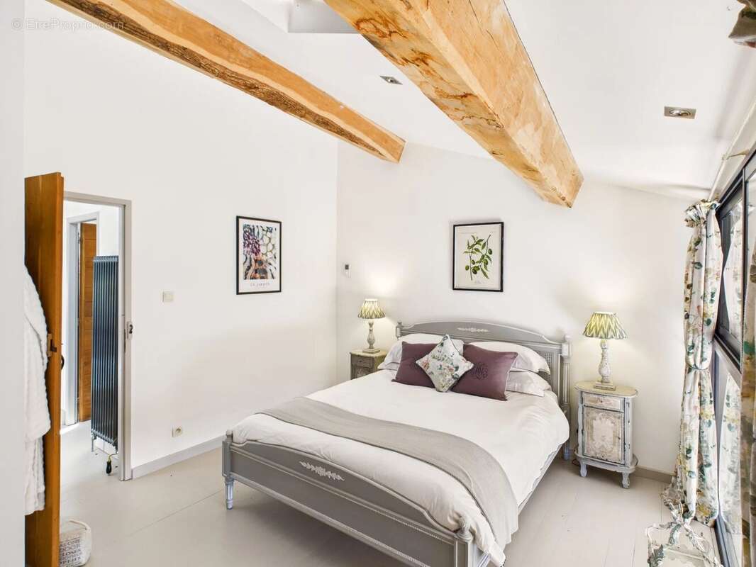 Superbe Ferme Restaurée avec Logements Flexibles, Piscine et Dépendances - photo 13