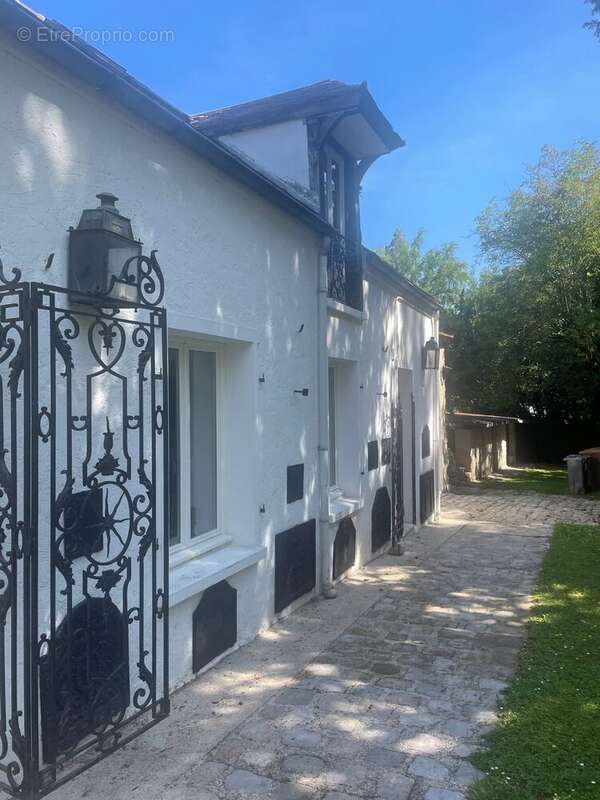 Maison à LOUVECIENNES