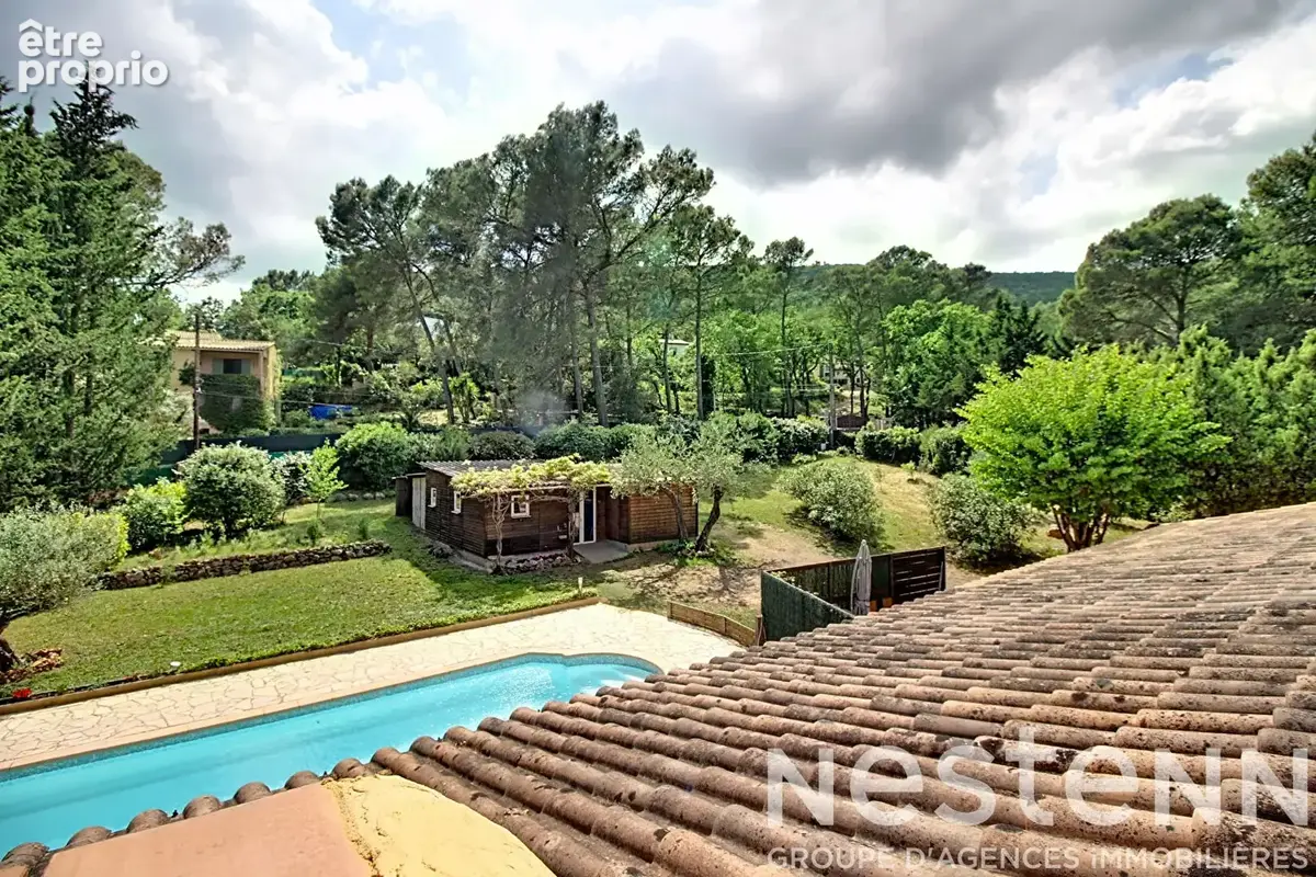A VENDRE  : Maison avec dépendances, piscine et grand terrain . - photo 9