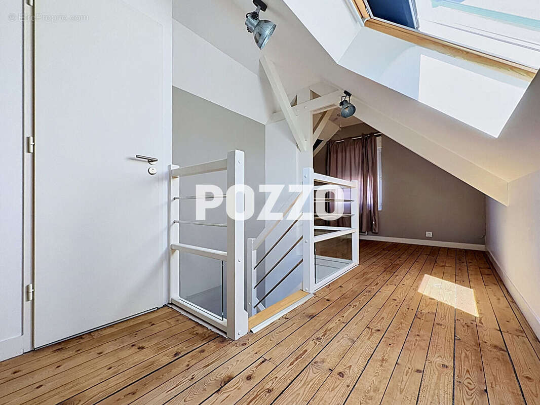 Appartement à DONVILLE-LES-BAINS